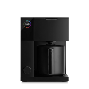 Svart kaffetrakter med digital skjerm og kanne, del av Fellow, Kaffetrakter, Siste nytt, alt om kaffe.