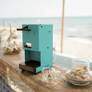 Aroma E.GO – Bærbar italiensk espressomaskin for pods - Barista og Espresso