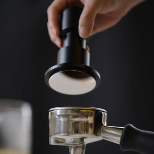 Timemore Impact Tamper 58,4 mm - gör intryck i varje tampning - Barista och Espresso